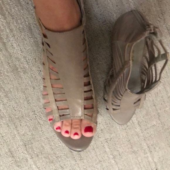 Taupe Wedge Heels! - Picture 6 of 7